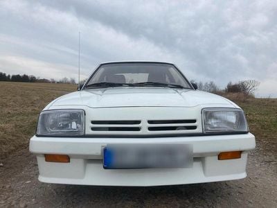 Weiß Gebraucht 1987 Opel Manta Coupé | 9.000 €