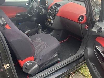 Schwarz Gebraucht 2006 Opel Corsa Kleinwagen | 2.300 € (Fairer Preis)