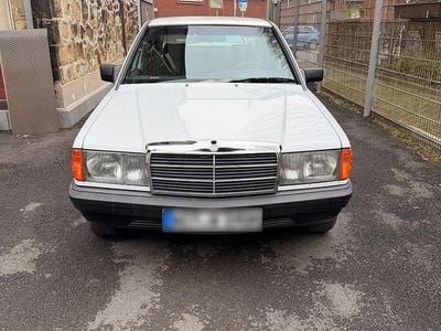 Usata Mercedes 190 132 CV (97 kW) 1988 Bianco Berlina