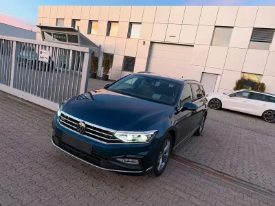 Gebraucht VW Passat Business 200 PS (147 kW) 2023 Blau Kombi