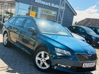 Używany Skoda Superb Active 150 KM (110 kW) 2019 Niebieski Kombi