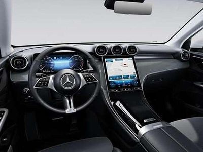 Gebraucht Mercedes GLC200 Avantgarde 204 PS (150 kW) 2024 Weiß SUV