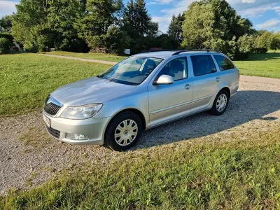 Gebraucht Skoda Octavia 105 PS (77 kW) 2011 Silber Kombi
