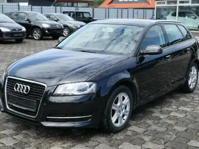 Gebraucht Audi A3 Attraction 105 PS (77 kW) 2012 Schwarz Kleinwagen
