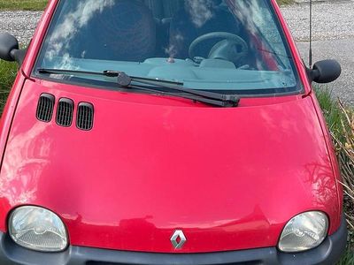 Second-hand Renault Twingo 60 CP (44 kW) 2003 Roșu Hatchback