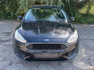 Gebraucht Ford Focus 100 PS (73 kW) 2017 Schwarz Kombi