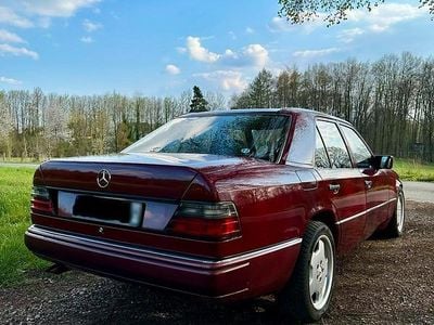 Second-hand Mercedes E260 160 CP (117 kW) 1992 Roșu Berlinǎ