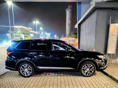 Begagnad Mitsubishi Outlander Active 150 HK (110 kW) 2018 Svart SUV