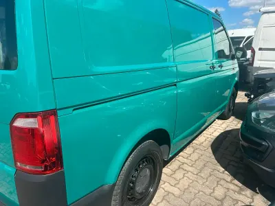 Gebraucht VW T5 100 PS (73 kW) 2015 Grün Van