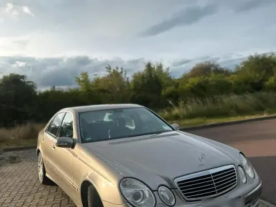 Gebraucht Mercedes E200 163 PS (119 kW) 2004 Limousine