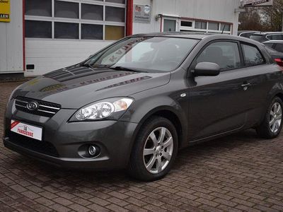 Grau Gebraucht 2011 Kia Ceed Kleinwagen | 4.790 € (Guter Preis)