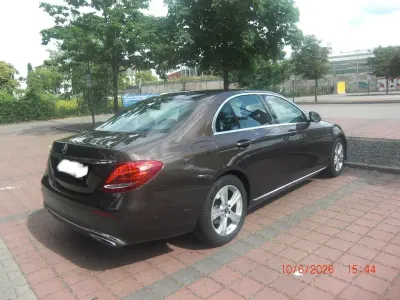Gebraucht Mercedes E220 Avantgarde 194 PS (142 kW) 2017 Braun Limousine