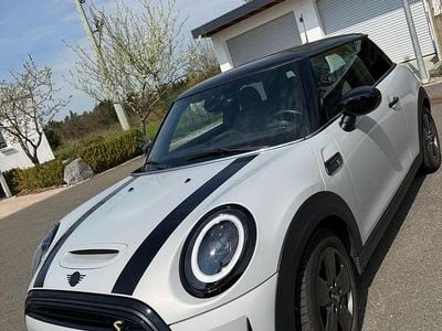 Gebraucht Mini Cooper SE Classic 135 kW (184 PS) 2022 Silber Kleinwagen