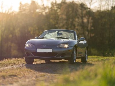 Second-hand Mazda MX5 110 CP (80 kW) 2002 Gri Cabrio