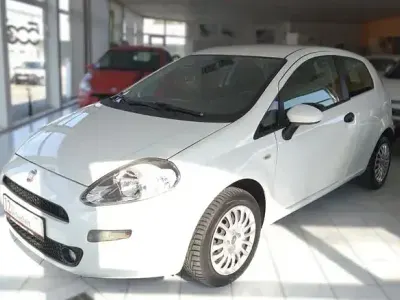 Gebraucht Fiat Punto Pop 69 PS (50 kW) 2015 Weiß Kleinwagen