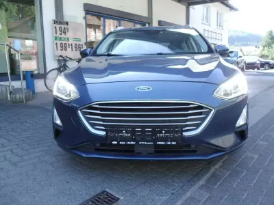 Gebraucht Ford Focus 120 PS (88 kW) 2019 Chromablau metallic Kombi