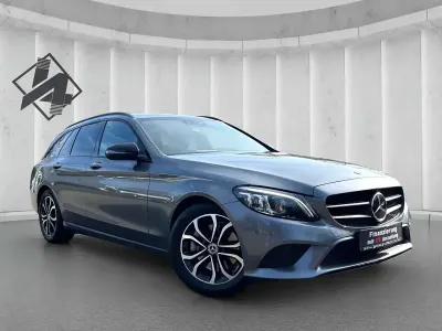 Gebraucht Mercedes 300 Night 258 PS (189 kW) 2019 Selenitgrau  metalliclack Kombi
