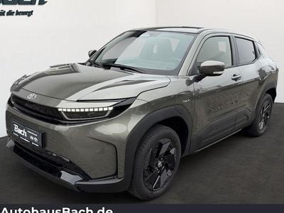 Neu Toyota Urban Cruiser 127 kW (174 PS) 2026 Land breeze green SUV