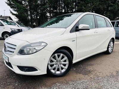 Weiß Gebraucht 2012 Mercedes B180 Van / Kleinbus | 10.390 € (Fairer Preis)