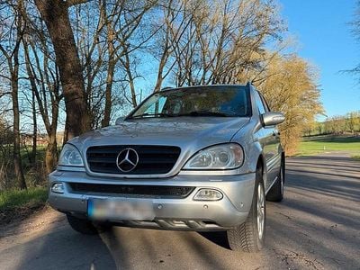 Second-hand Mercedes ML270 163 CP (119 kW) 2003 Argintiu SUV