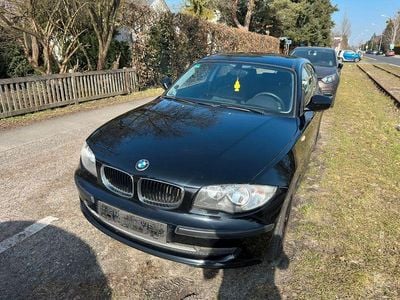 Gebraucht BMW 116 122 PS (89 kW) 2010 Schwarz Kleinwagen