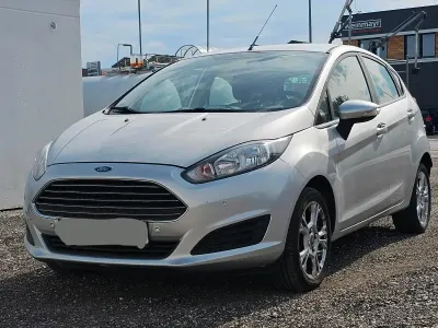 Gebraucht Ford Fiesta 80 PS (58 kW) 2013 Silber Kleinwagen