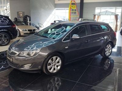 Gebraucht Opel Astra Innovation 179 PS (131 kW) 2012 Grau Kombi