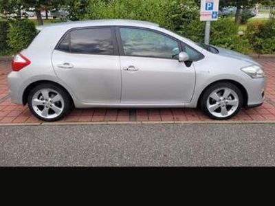 Toyota Auris Hybrid
