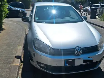Używany VW Golf VII Match 105 KM (77 kW) 2012 Srebrny Sedan/Limuzyna