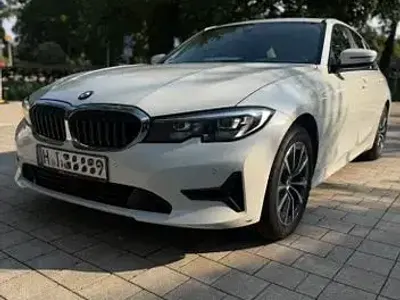 Gebraucht BMW 318 Advantage 150 PS (110 kW) 2019 Weiß Limousine