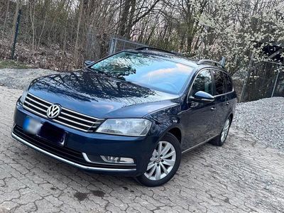 Second-hand VW Passat 170 CP (125 kW) 2011 Albastru Berlinǎ