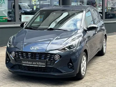 Gebraucht Hyundai i10 GO! 67 PS (49 kW) 2023 Grau Kleinwagen