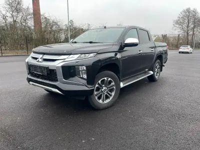 Gebraucht Mitsubishi L200 Top 150 PS (110 kW) 2020 Schwarz Pickup