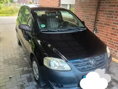 Gebraucht VW Fox 54 PS (39 kW) 2008 Schwarz Kleinwagen