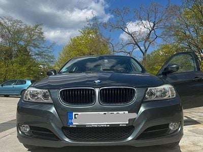 Usata BMW 318 143 CV (105 kW) 2010 Grigio Berlina