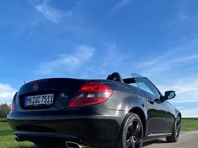 Second-hand Mercedes SLK200 184 CP (135 kW) 2010 Negru Cabrio