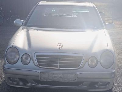 Gebraucht Mercedes E200 Classic 136 PS (100 kW) 1999 Limousine