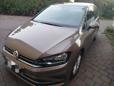 Gebraucht VW Golf Sportsvan Comfortline 131 PS (96 kW) 2018 Gold Van / Kleinbus