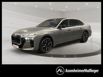 Gebraucht BMW M760e Executive 381 PS (280 kW) 2025 Frozen pure grey metallic Limousine