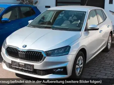 Gebraucht Skoda Fabia Selection 80 PS (58 kW) 2023 Silber Kleinwagen