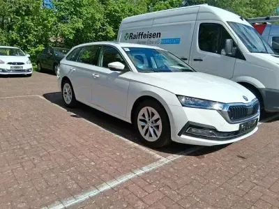 Käytetty Skoda Octavia Style 110 HP (80 kW) 2023 Valkoinen Farmari