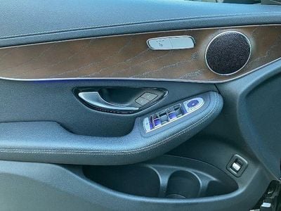 Gebraucht Mercedes GLC220 194 PS (142 kW) 2020 Schwarz Coupé