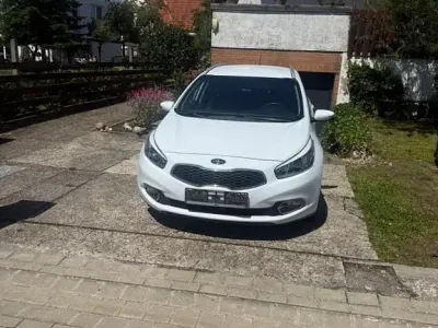 Gebraucht Kia Ceed Sportswagon DREAM-TEAM Edition 128 PS (94 kW) 2014 Weiß Kombi