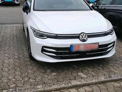 Gebraucht VW Golf VIII Goal 150 PS (110 kW) 2024 Weiß Kombi