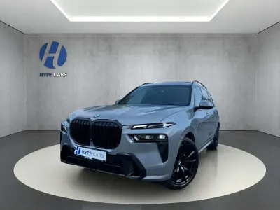 Gebraucht BMW X7 M Sport 352 PS (258 kW) 2024 Skyscraper grau metallic SUV