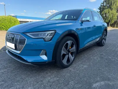 Używany Audi e-tron Advanced 300 kW (408 KM) 2019 Niebieski SUV