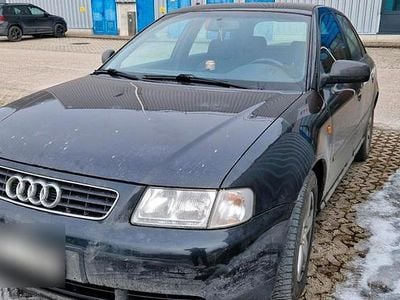 Schwarz Gebraucht 2000 Audi A3 Kleinwagen | 1.500 € (Fairer Preis)