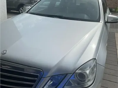 Gebraucht Mercedes E200 136 PS (100 kW) 2011 Silber Limousine