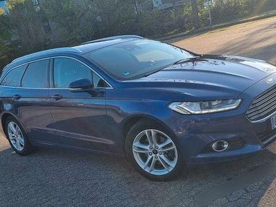 Usata Ford Mondeo Titanium 179 CV (131 kW) 2015 Blu Berlina
