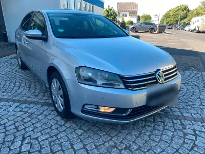 Gebraucht VW Passat 122 PS (89 kW) 2011 Silber Limousine
